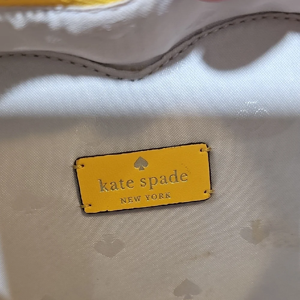 Kate Spade Heart-Shaped Yellow Mini Bag - Picture 8 of 9